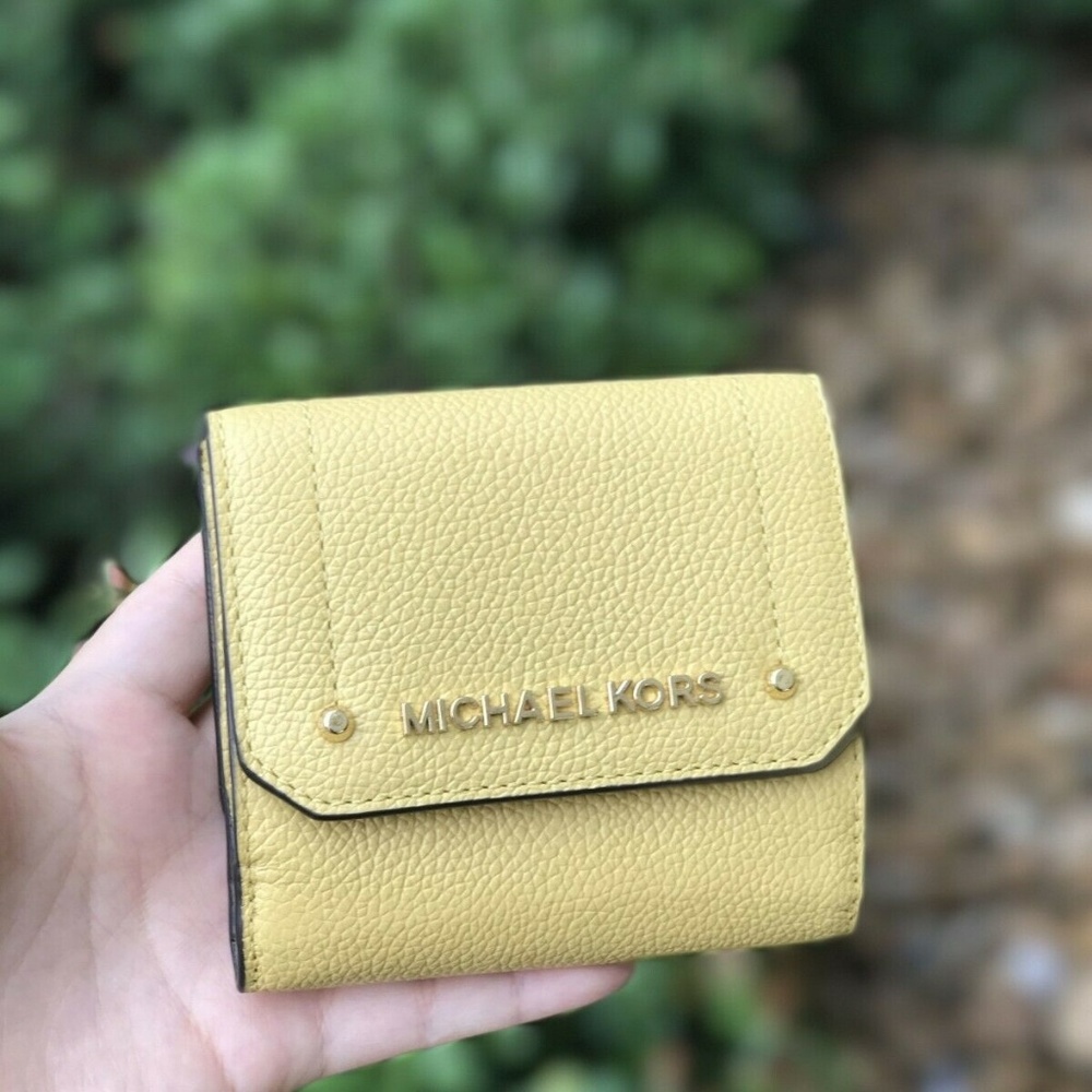 MICHAEL KORS LEATHER HAYES MD TRIFOLD COIN Wallet